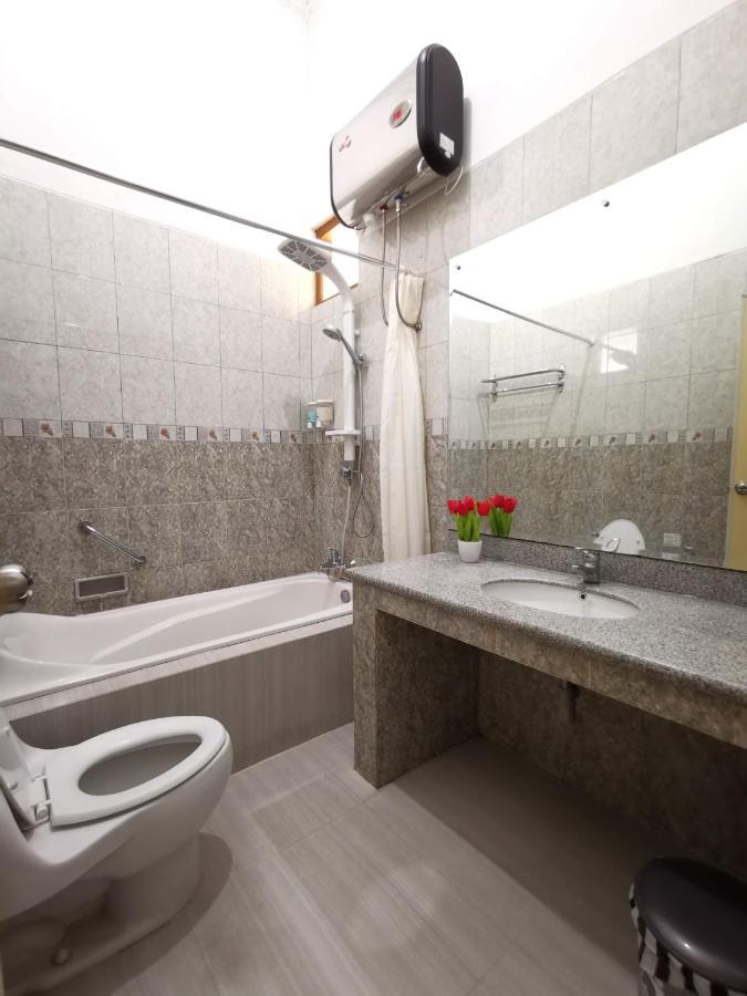 Nariska Suite Homestay Джокякарта Екстериор снимка