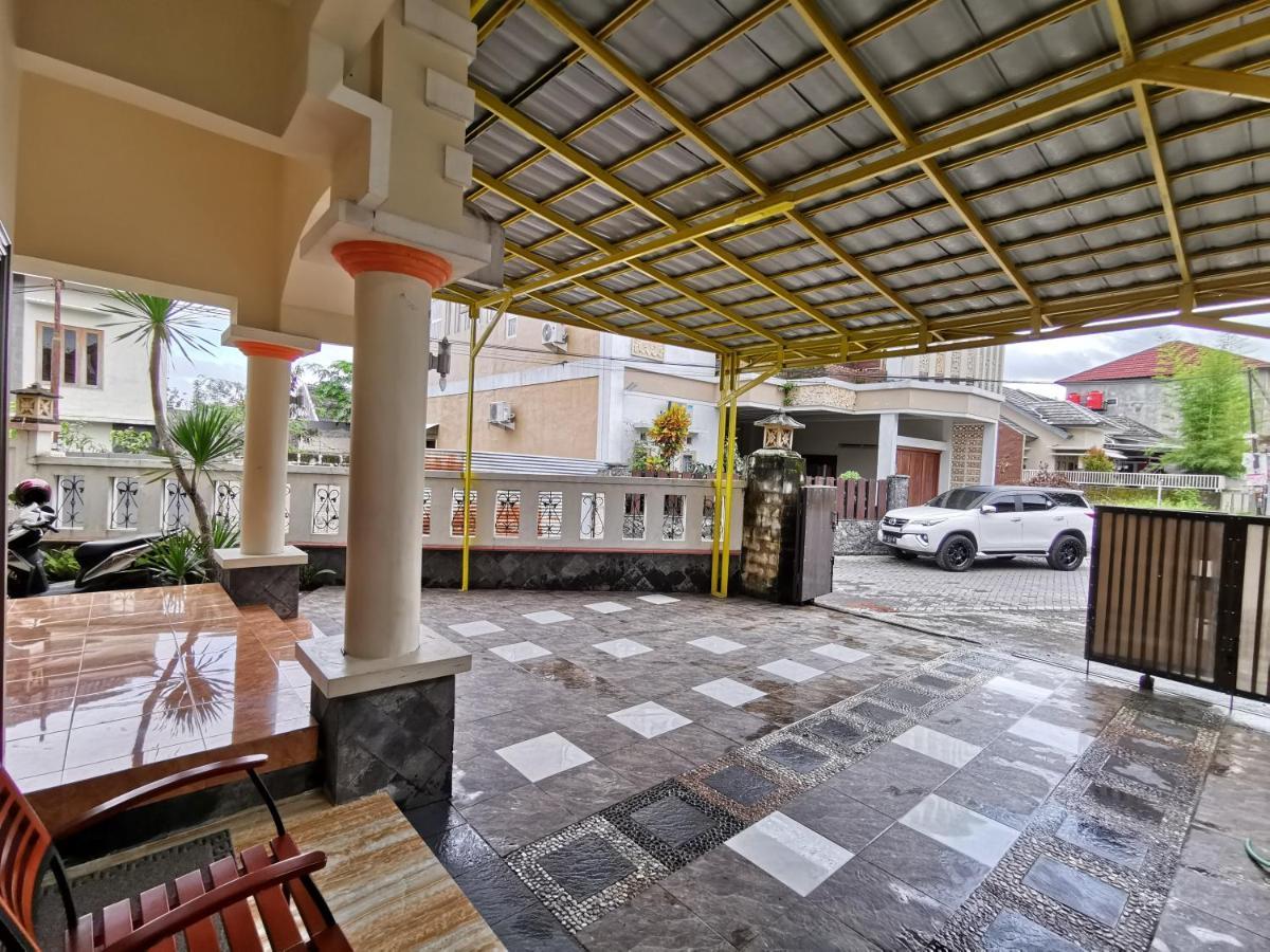 Nariska Suite Homestay Джокякарта Екстериор снимка