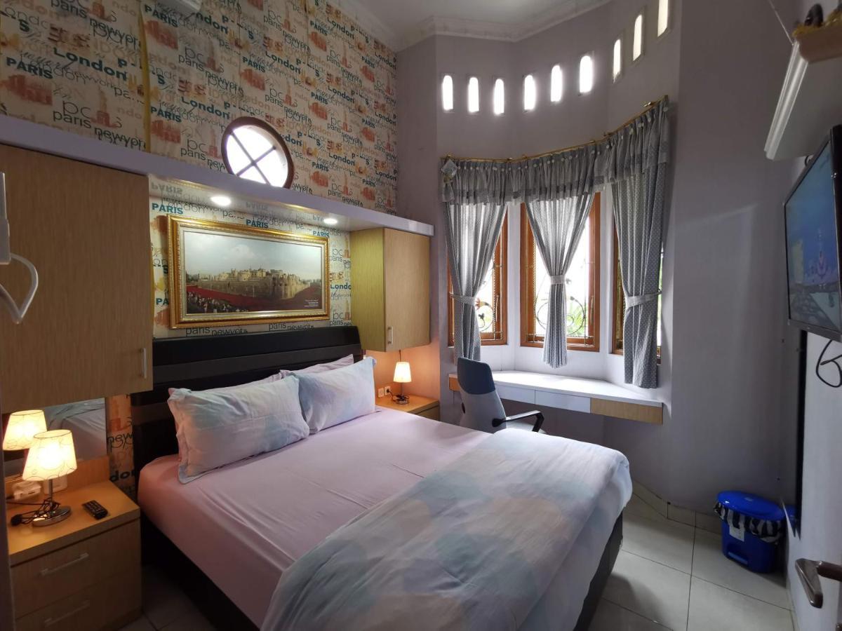 Nariska Suite Homestay Джокякарта Екстериор снимка
