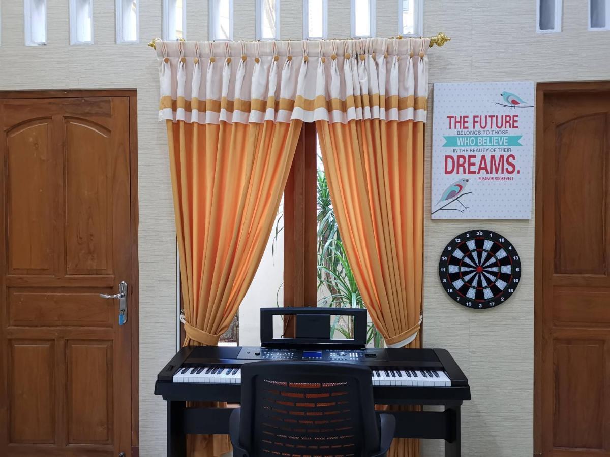 Nariska Suite Homestay Джокякарта Екстериор снимка